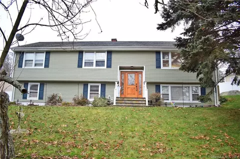 165 Valley View Rd, Stratford, CT 06614