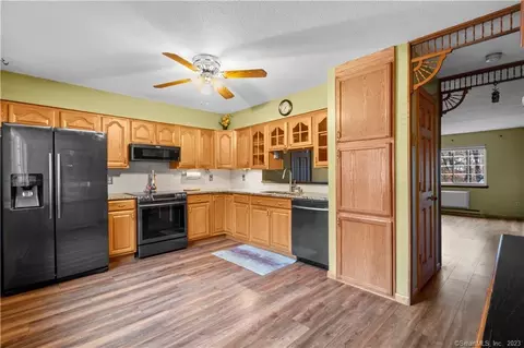921 Hamilton Ave #2, Waterbury, CT 06706