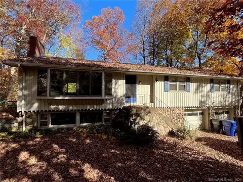 121 Mountain Dr, South Windsor, CT 06074