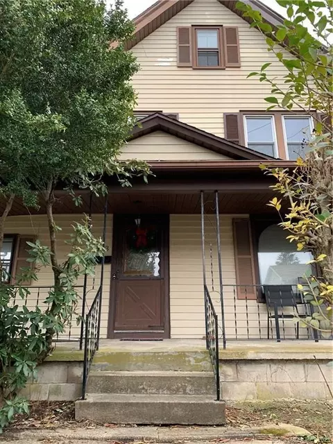 153 Cliff St, Naugatuck, CT 06770