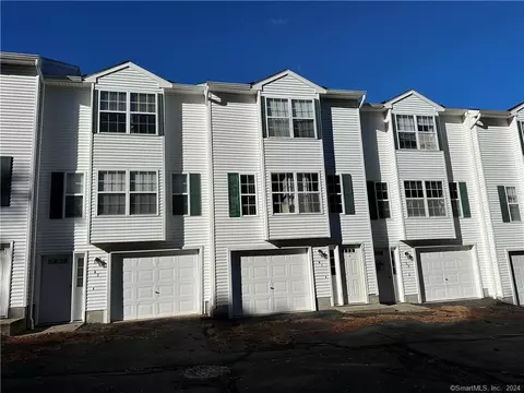 41 Thames Height Ln #41, Groton, CT 06340