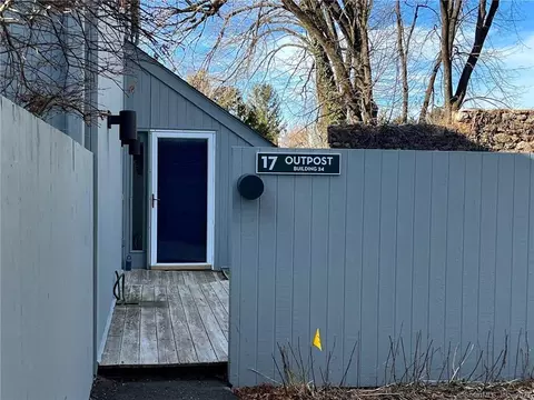 17 Outpost Ln #17, Ridgefield, CT 06877