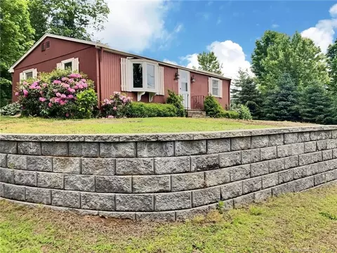 224 Cross Hill Rd, Monroe, CT 06468