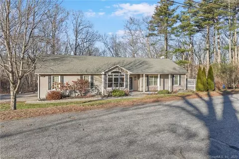 20 Quinebaug Dr, Killingly, CT 06239