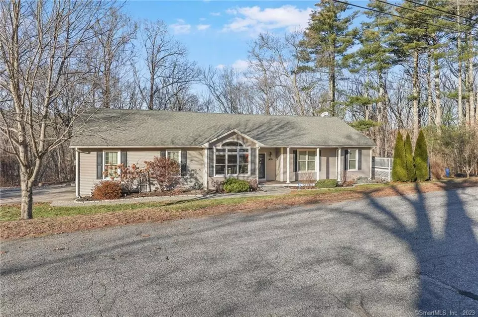 20 Quinebaug Dr, Killingly, CT 06239 40 Photos Movoto