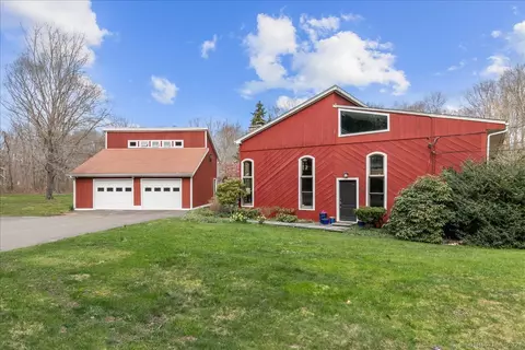 284 Mungertown Rd, Madison, CT 06443