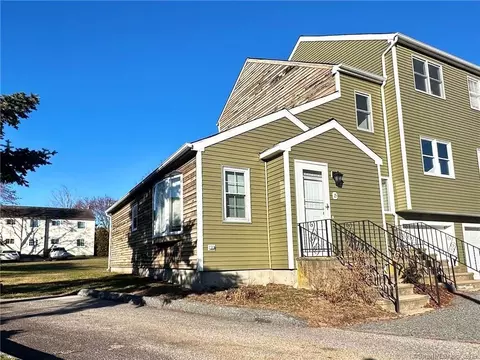 18 Ballou St #15, Putnam, CT 06260