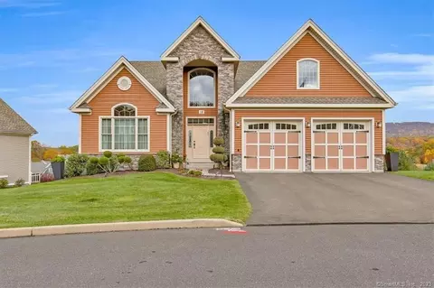 18 Alyssa Dr, Cheshire, CT 06410