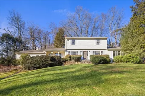 20 Alling Ct W, Northford, CT 06472