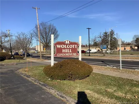 53 Wolcott Hill Rd #B17, Wethersfield, CT 06109
