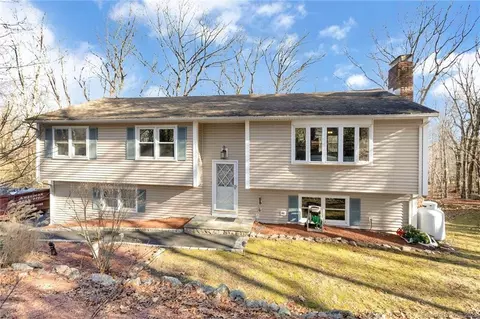 23 Cedar Hill Rd, Newtown, CT 06470