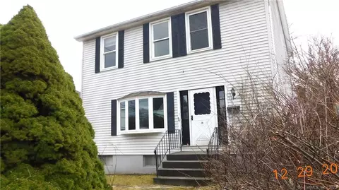 16 Triangle St, Danbury, CT 06810