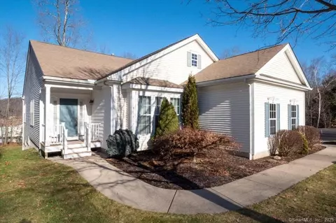 8 Saddle Rdg #8, Canton, CT 06019