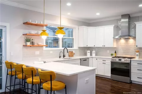 27 Terrace Pl #6, Stamford, CT 06902