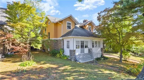 75 Havemeyer Pl, Greenwich, CT 06830