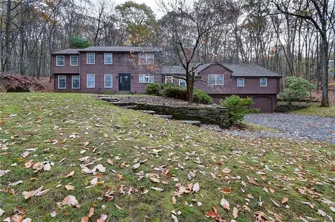 418 Weir St, Glastonbury, CT 06033
