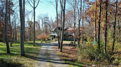 1057 North Rd, Killingly, CT 06241
