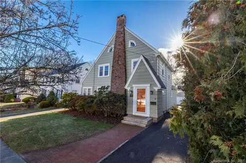 150 Wakefield St, Hamden, CT 06517