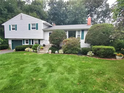 86 Miller Dr, Naugatuck, CT 06770