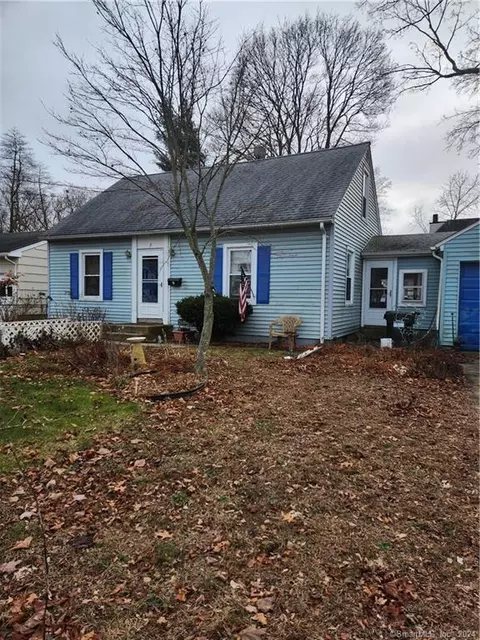 7 Delmar Ct, Norwich, CT 06360