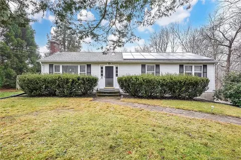 37 Victoria Dr, Colchester, CT 06415