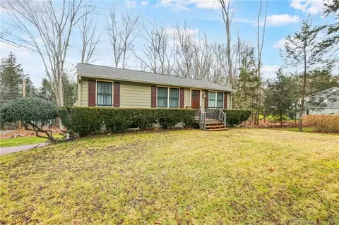 1629 Route 171, Woodstock, CT 06282