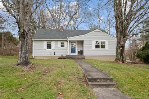 86 Spring Valley Rd, Groton, CT 06355
