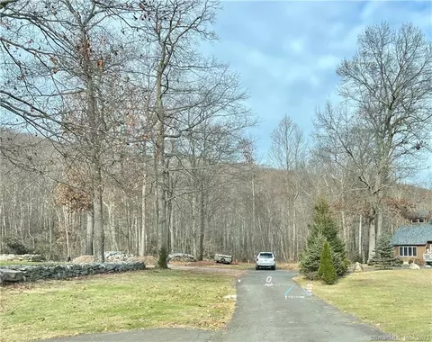 Joseph Circle, Haddam, CT 06438