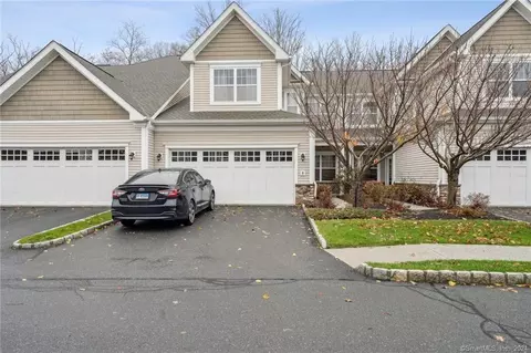 8 Briar Ridge Dr #8, Bethel, CT 06801