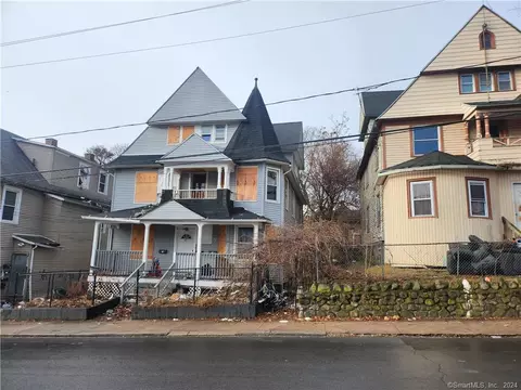 189 Willow St, Waterbury, CT 06710