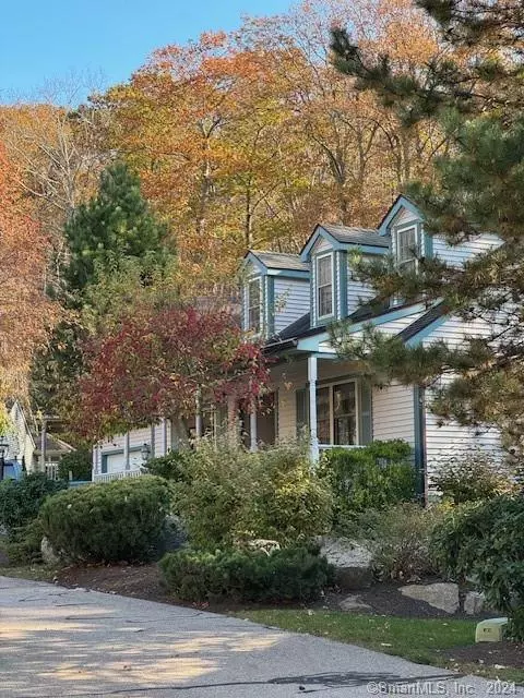 1 Mulberry Ln #1, East Lyme, CT 06357
