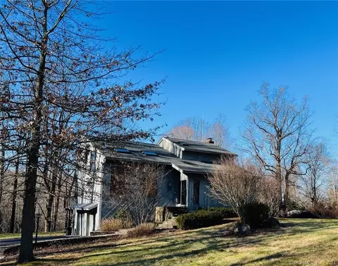 72 Bear Mountain Rd, Danbury, CT 06811