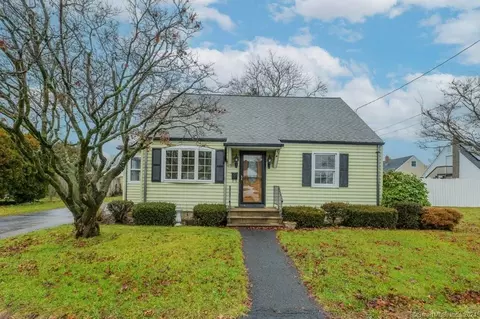 13 Surrey Ln, Southington, CT 06489