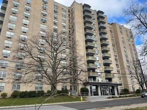 1 Strawberry Hill Ct #5D, Stamford, CT 06902