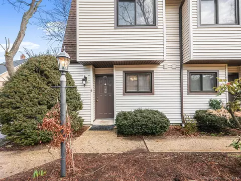 329 Strawberry Hill Ave #4, Norwalk, CT 06851