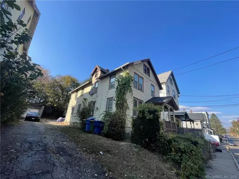 124 Charles St, Waterbury, CT 06708