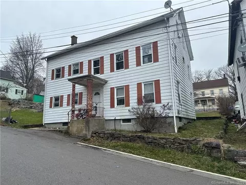 71 6th St, Norwich, CT 06360