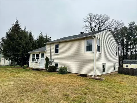 212 Forest Ln, Cheshire, CT 06410