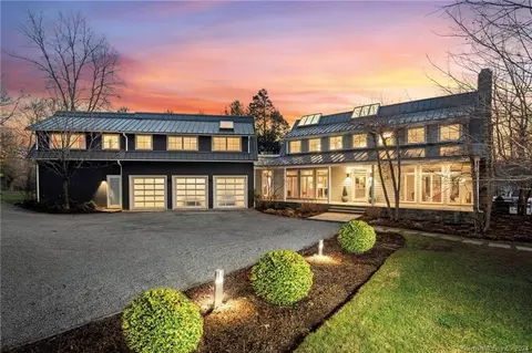392 Brushy Ridge Rd, New Canaan, CT 06840