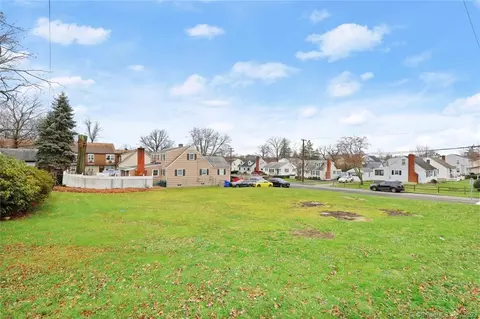 14 Hyatt Ave, Norwalk, CT 06850
