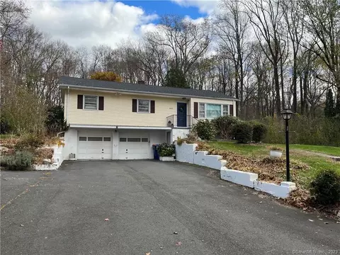 460 Moose Hill Rd, Monroe, CT 06468