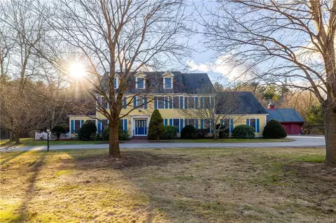 54 Dugg Hill Rd, Woodstock, CT 06281