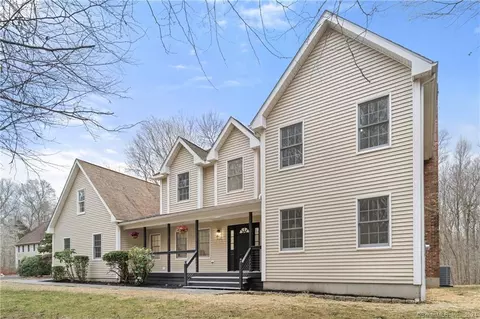853 W Pond Meadow Rd, Westbrook, CT 06498