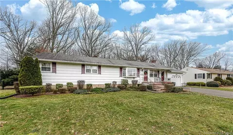 14 Carina Rd, North Haven, CT 06473