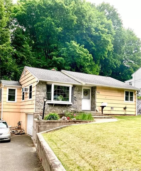17 Farnam Hl, Bethel, CT 06801