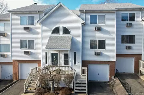 925 Oronoke Rd #41D, Waterbury, CT 06708