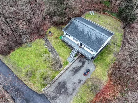 75 Candle Hill Rd, New Fairfield, CT 06812