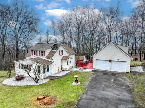 41 Candle Hill Rd, New Fairfield, CT 06812