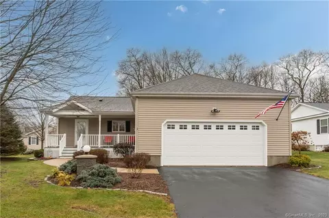 3 Wyndwood Rd, Montville, CT 06382