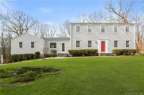 45 Pin Oak Ln, Wilton, CT 06897